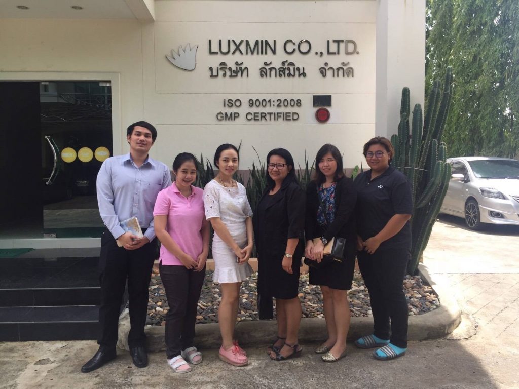 อาจารย์ประจำหลักสูตรวิทยาศาสตร์เครื่องสำอางออกนิเทศนักศึกษาฝึกงาน
