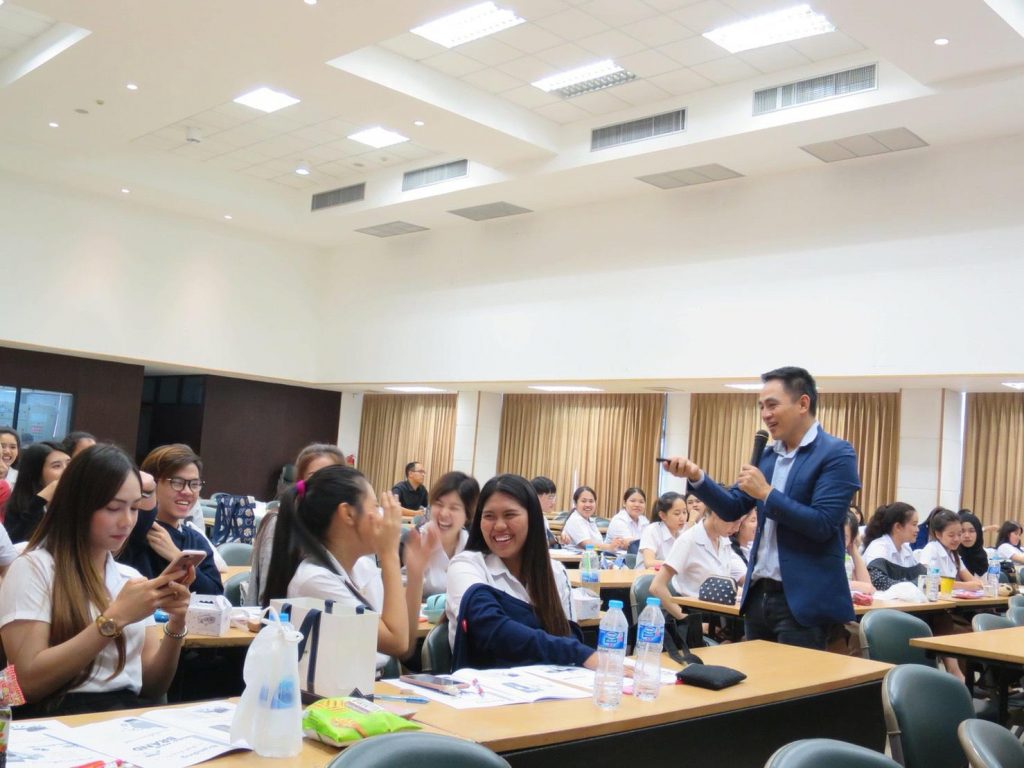 หลักสูตรวิทยาศาสตร์เครื่องสำอาง ร่วมกับคณะวิทยาศาสตร์และเทคโนโลยี จัดอบรม โครงการการพัฒนานักศึกษาสำหรับเตรียมความพร้อมเป็นผู้ประกอบการและธุรกิจเครื่องสำอางเชิงนวัตกรรม